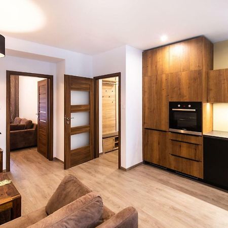 Newly Renovated, Full Equipped And Quiet Apartment トルナヴァ エクステリア 写真