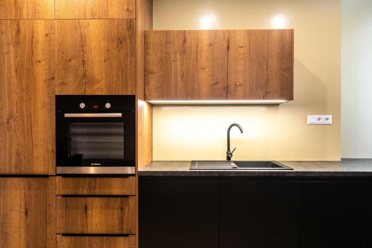 Newly Renovated, Full Equipped And Quiet Apartment トルナヴァ エクステリア 写真