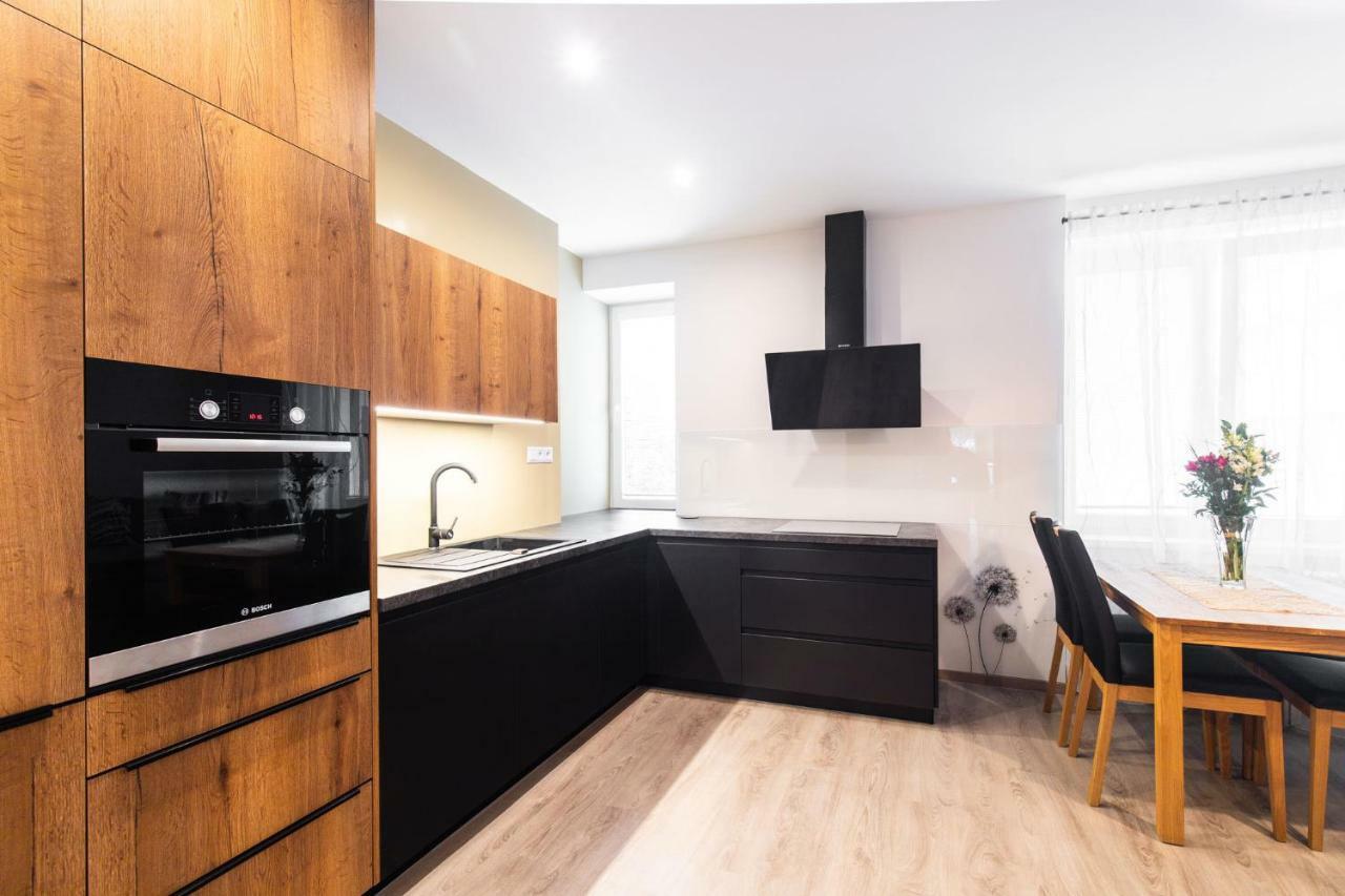 Newly Renovated, Full Equipped And Quiet Apartment トルナヴァ エクステリア 写真